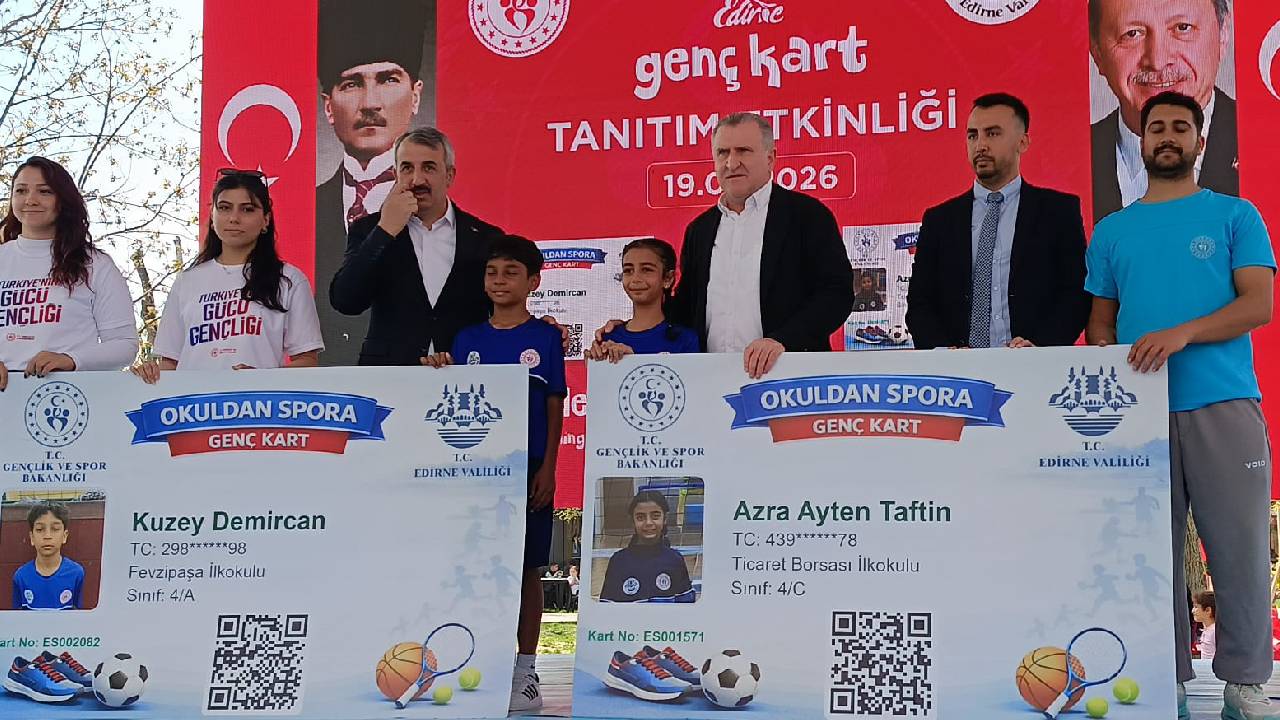 Gençlik ve Spor Bakanı Osman Aşkın Bak, Edirne'de düzenlenen Genç Kart tanıtım töreninde ailelere önemli uyarılarda bulunarak, çocukların sporla korunması gerektiğini vurguladı.